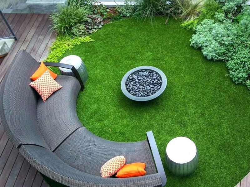 Thi công thảm cỏ nhựa nhân tạo trải sàn